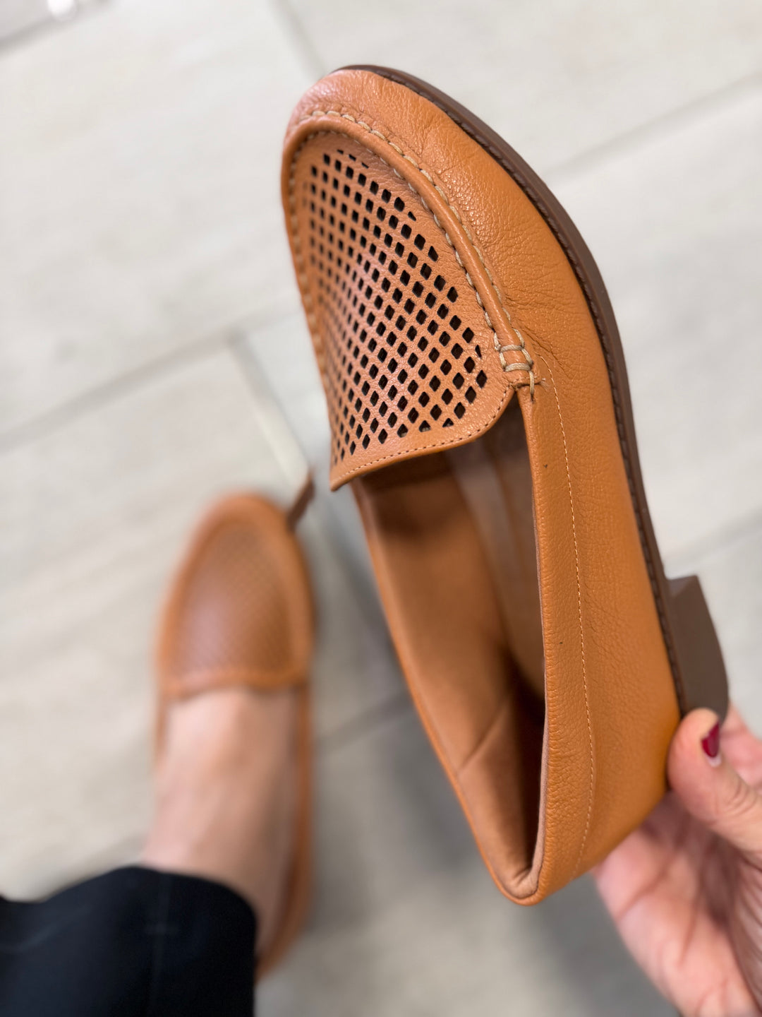 Tchocco Cognac Grid Flats