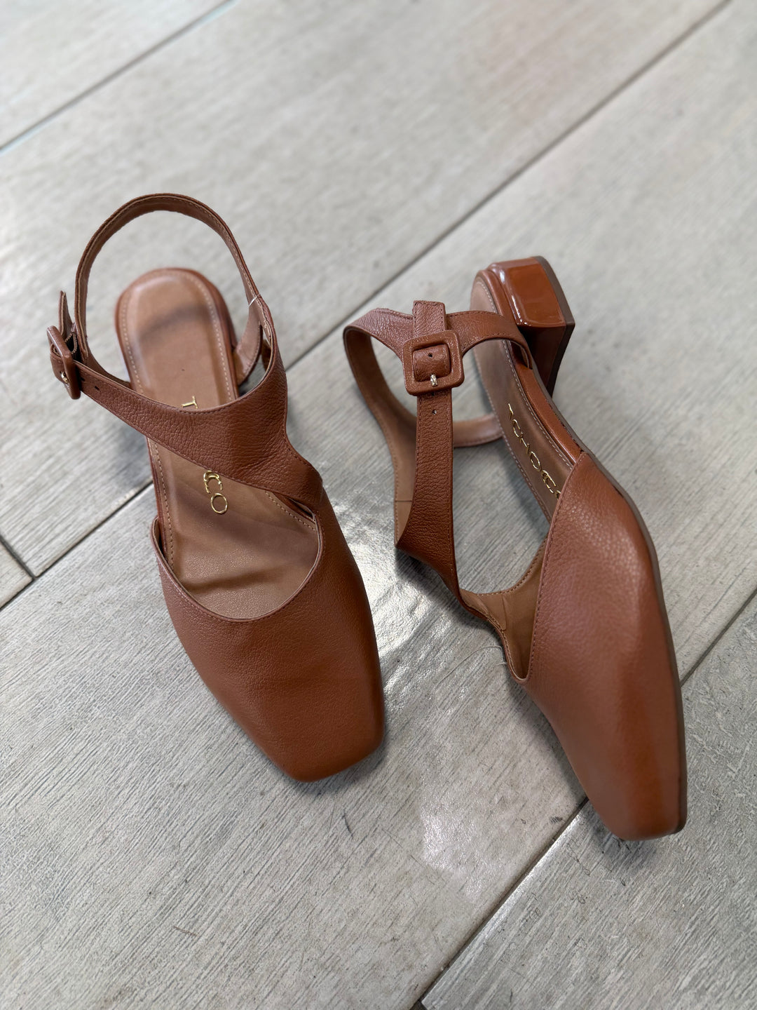 Tchocco Whisky Round Toe Mary Janes