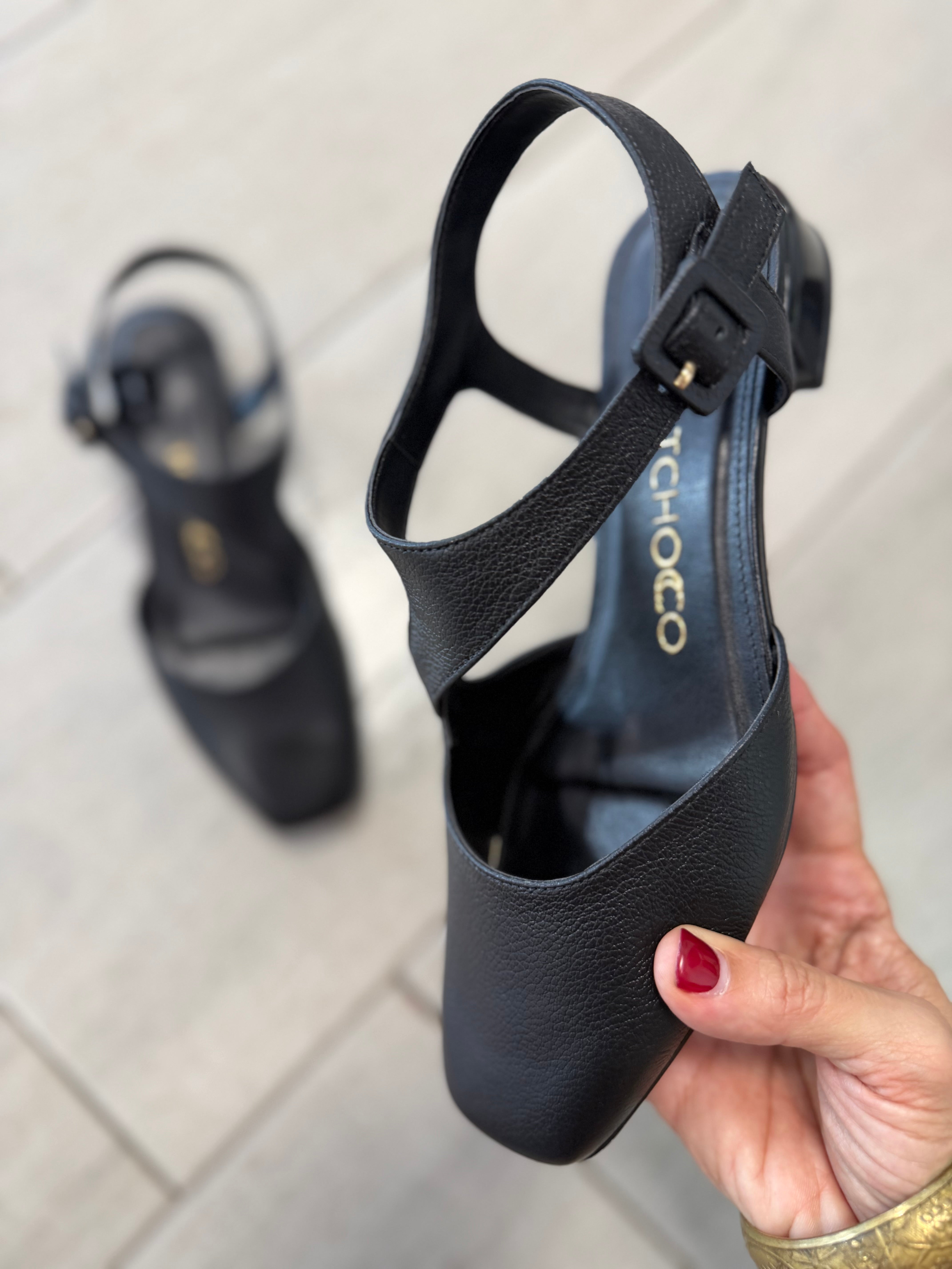 Tchocco Preto Round Toe Mary Janes