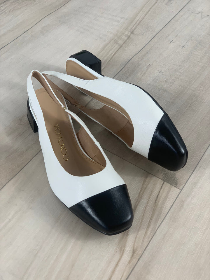 Tchocco Black & White Flats