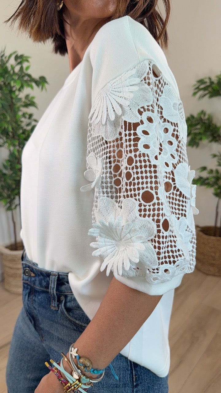 Edificar Off White Top