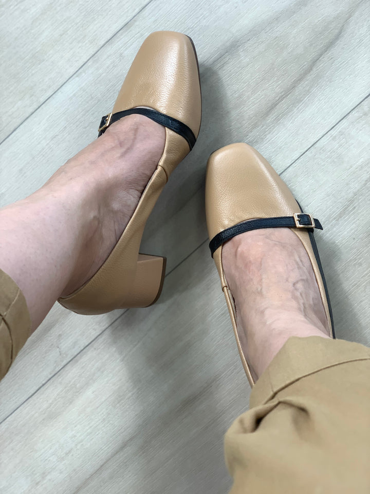 Tchocco Antique/Preto Block Heels