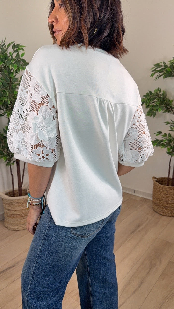Edificar Off White Top