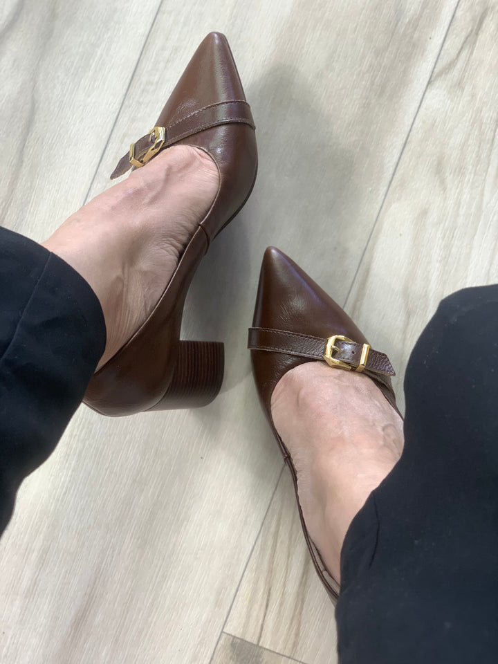 Tchocco Café Buckle Block Heels