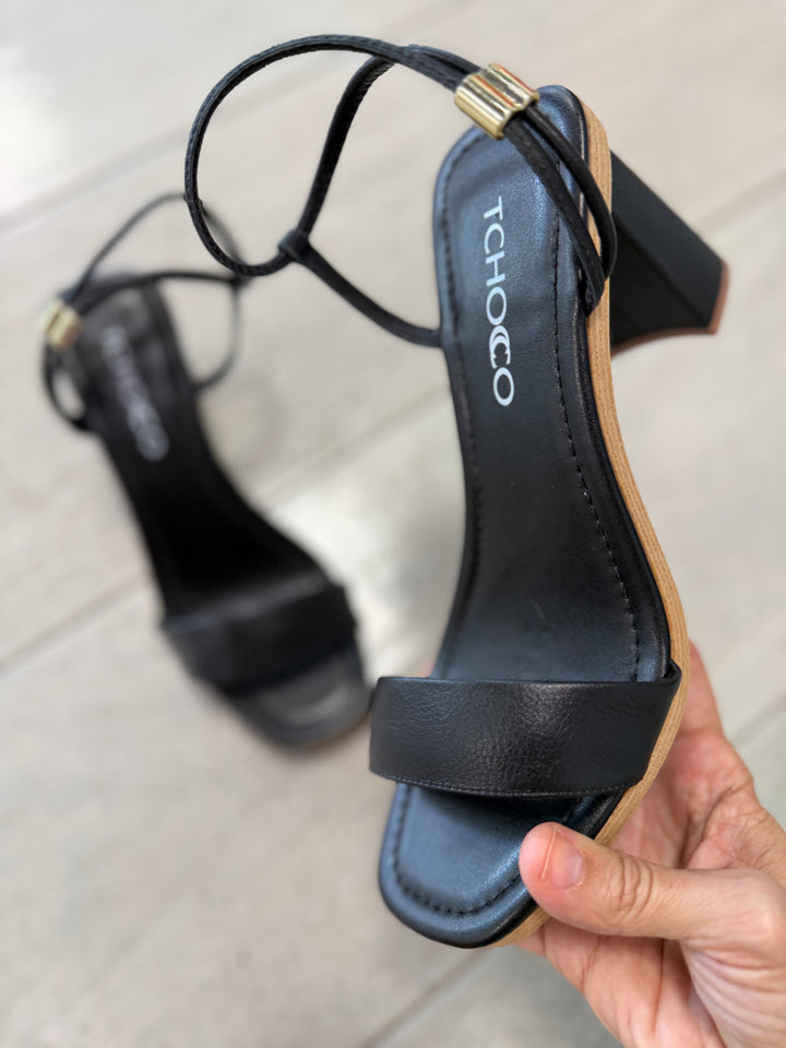 Tchocco Preto Elegant Block Heels Sandals