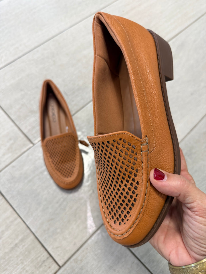 Tchocco Cognac Grid Flats