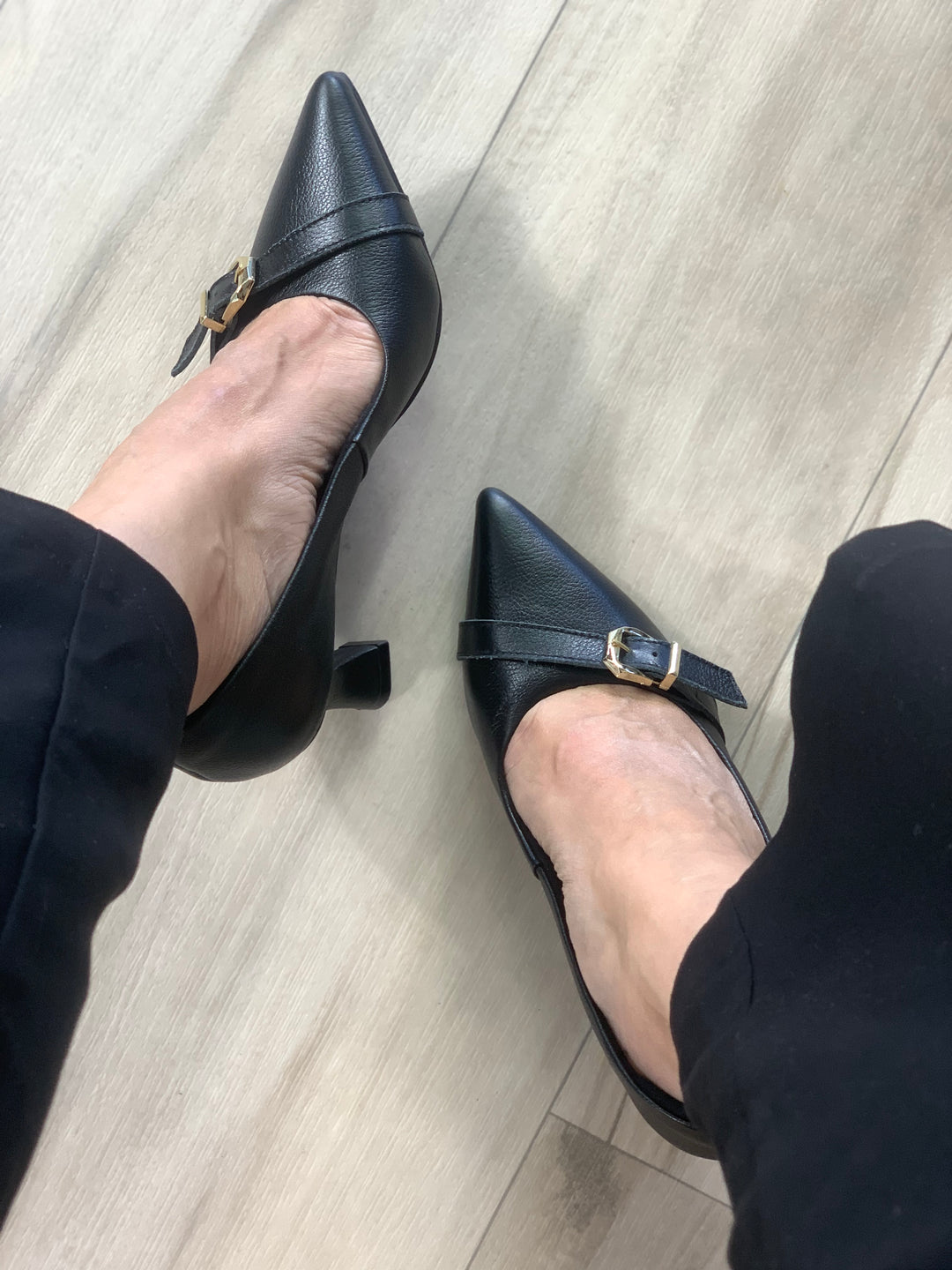 Tchocco Black Buckle Classic Heels