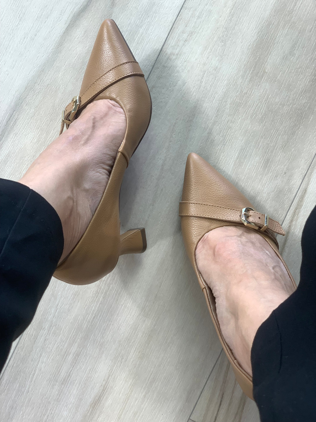 Tchocco Camel Buckle Classic Heels