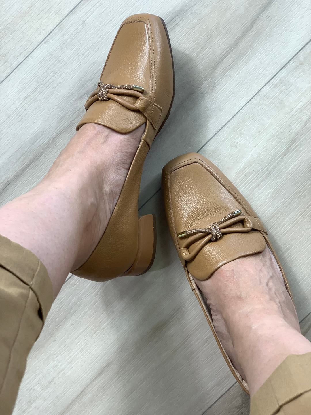 Tchocco Camel Bow Flats