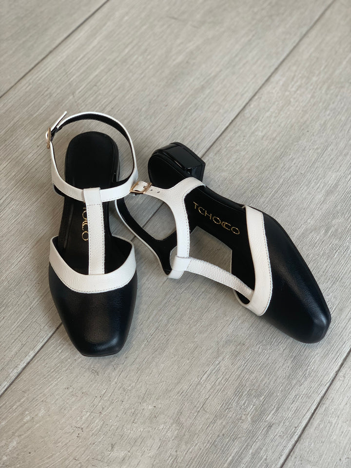 Tchocco Preto/Pluma Mary Janes