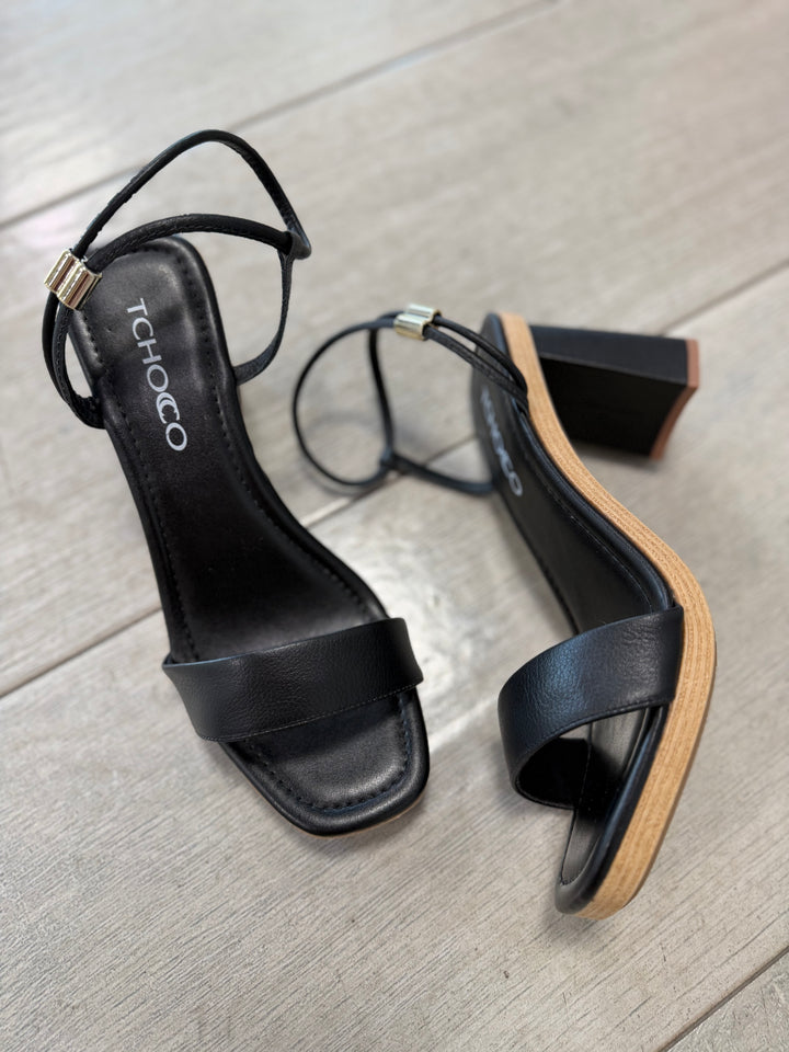 Tchocco Preto Elegant Block Heels Sandals
