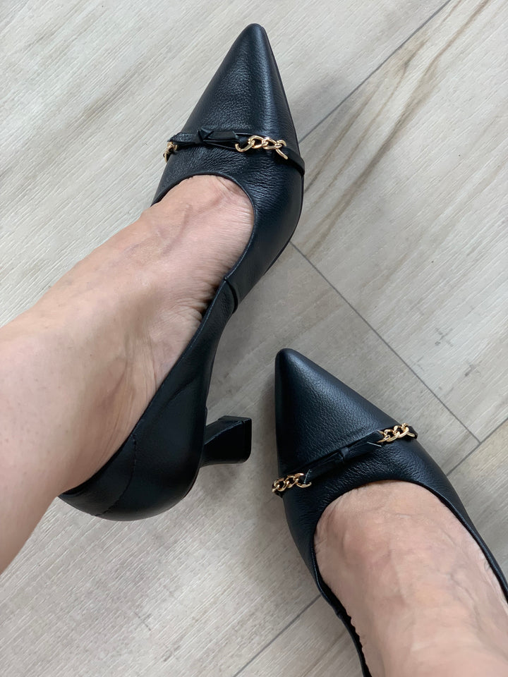 Tchocco Preto Bow/Chains Heels