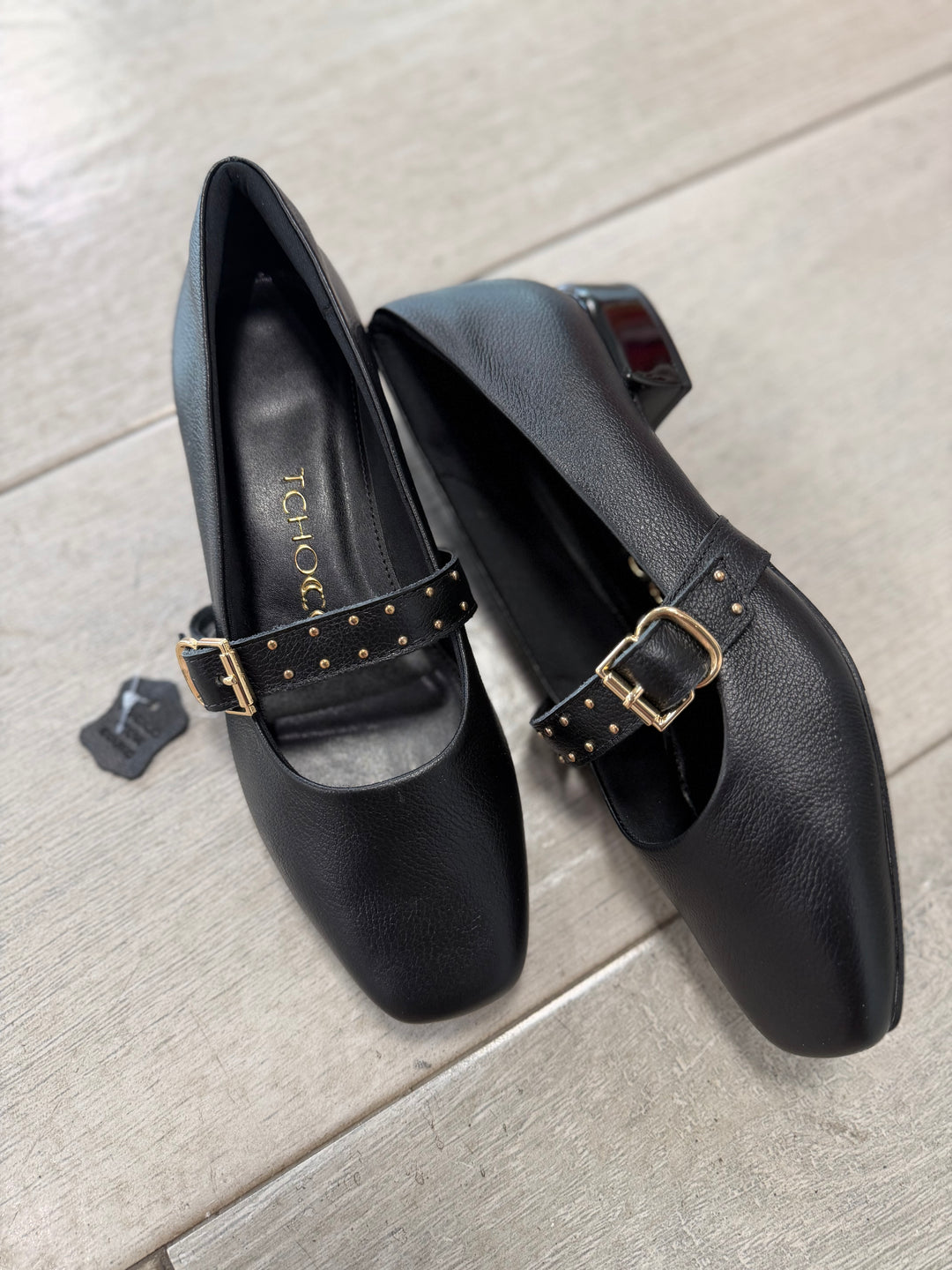 Tchocco Preto Buckle Flats