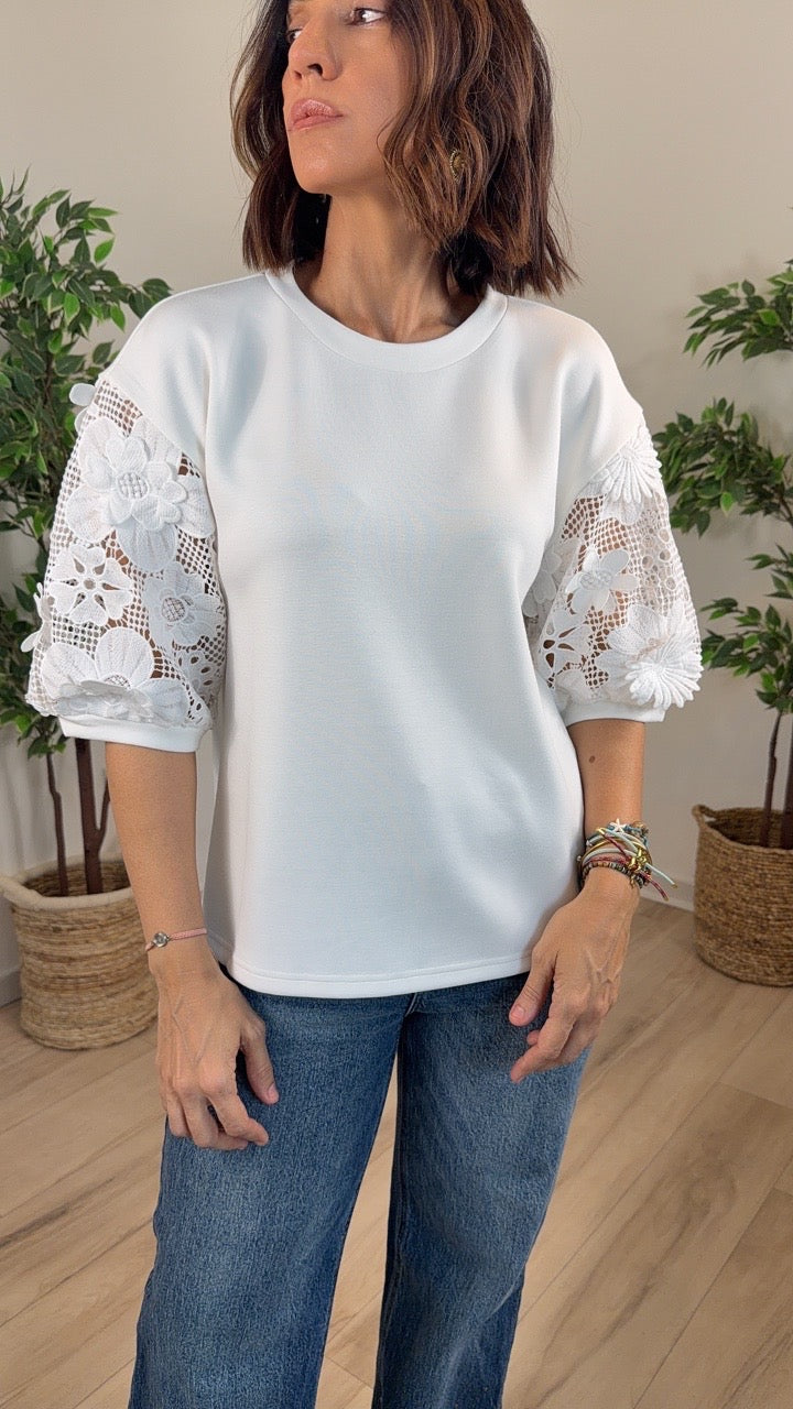 Edificar Off White Top