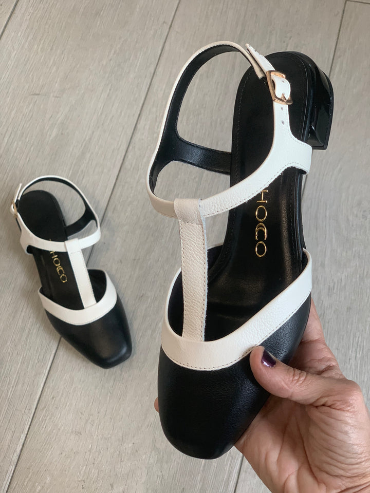 Tchocco Preto/Pluma Mary Janes