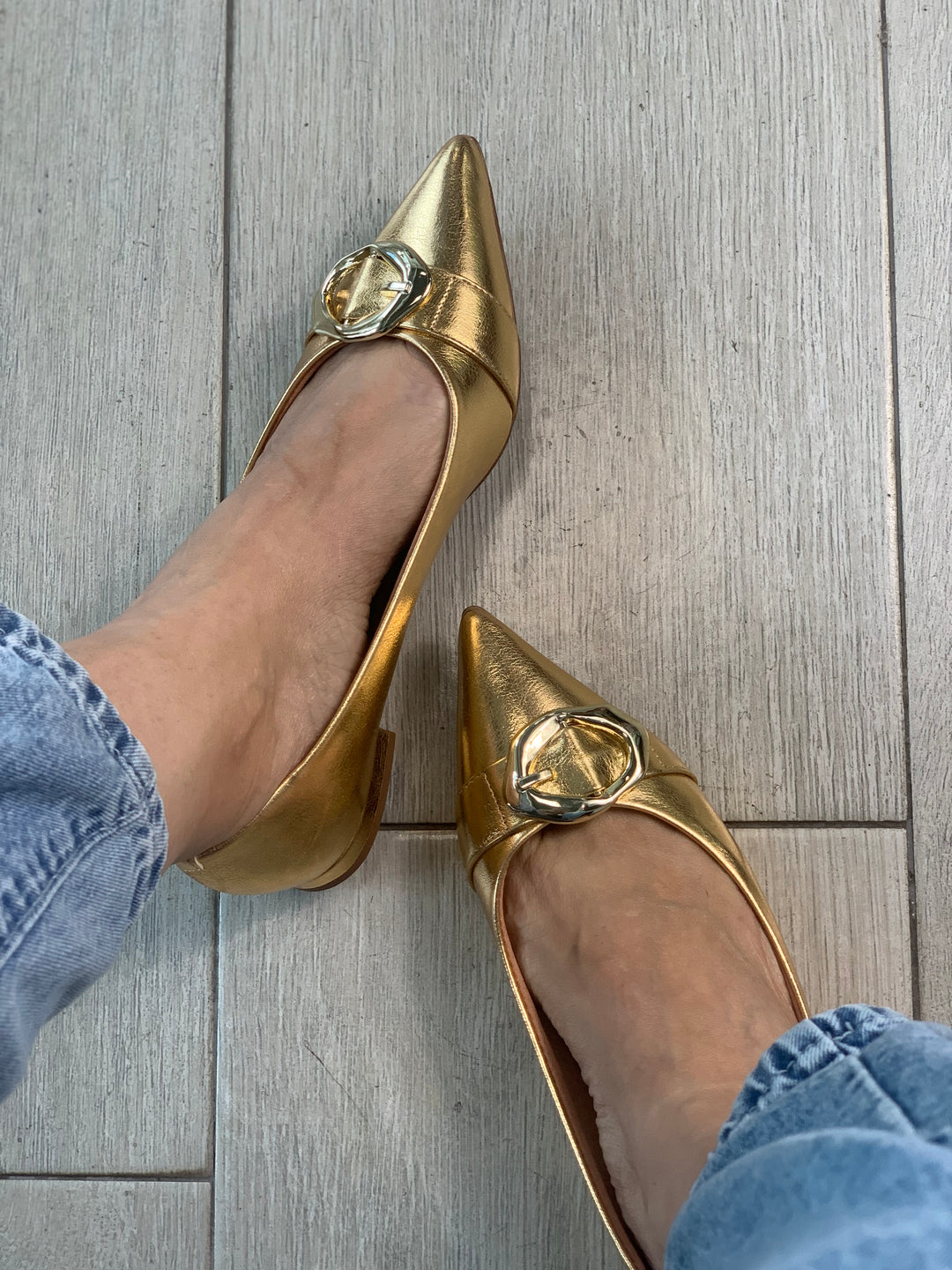 Vizzano Gold Flats with buckle