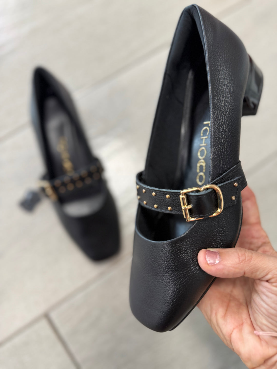 Tchocco Preto Buckle Flats