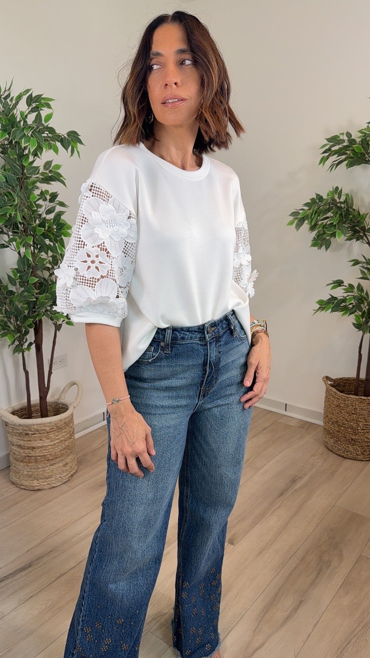 Edificar Off White Top