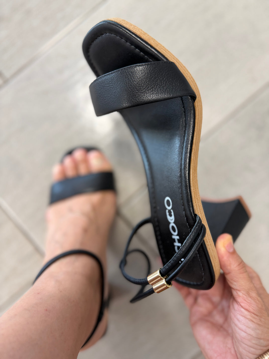 Tchocco Preto Elegant Block Heels Sandals