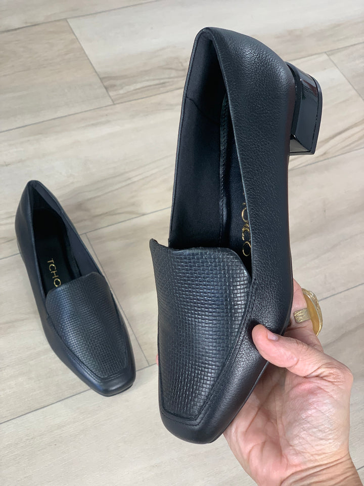 Tchocco Preto Textured Flats