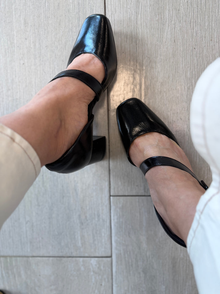 Tchocco Preto C Round Toe Block Heels