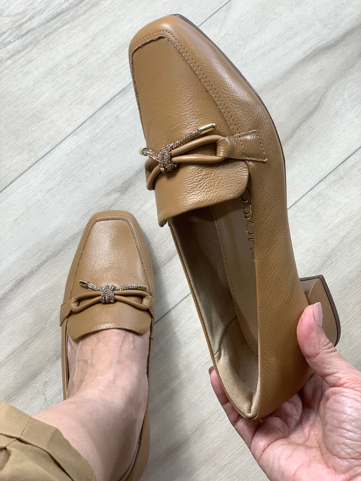 Tchocco Camel Bow Flats