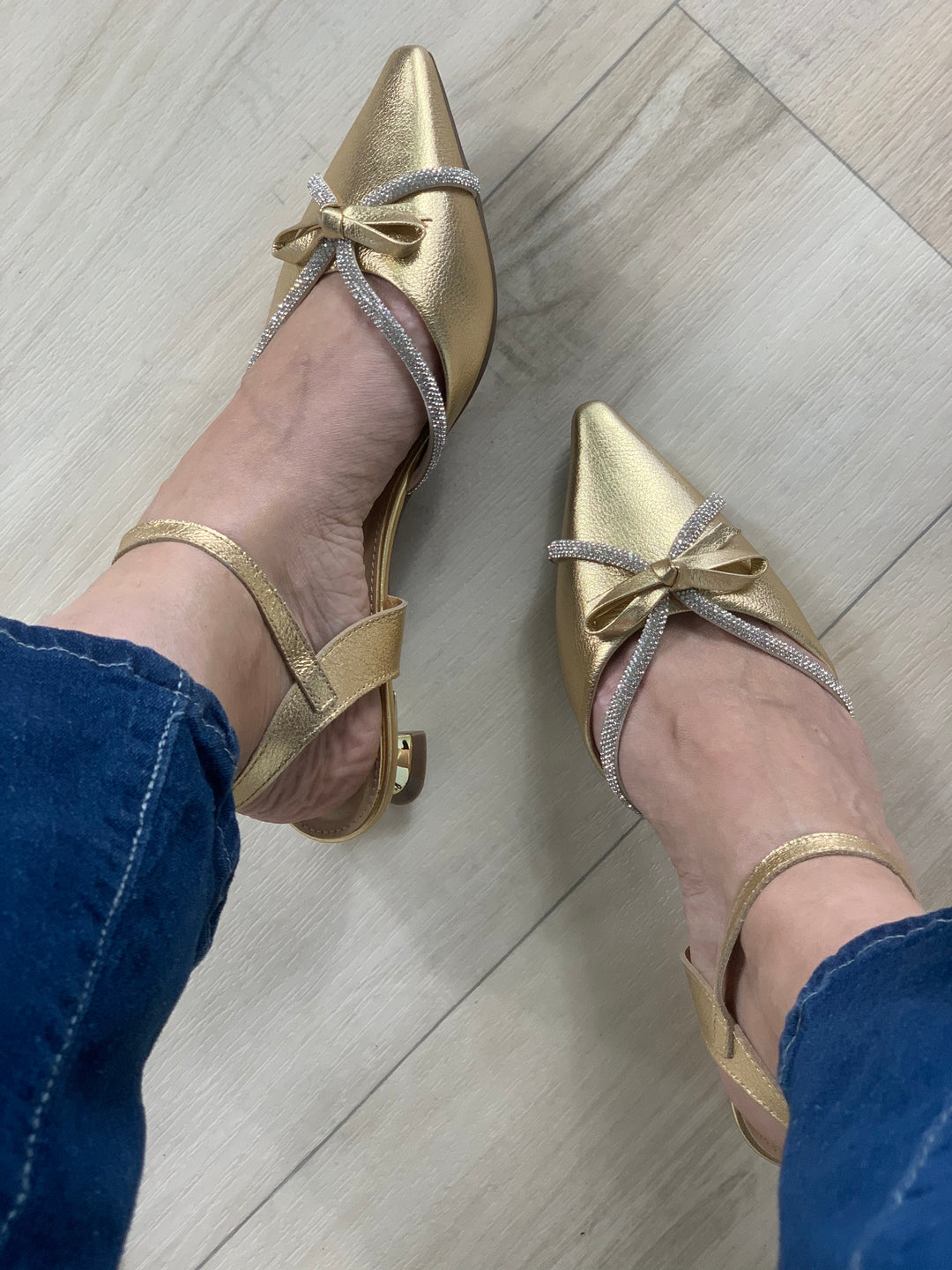 Tchocco Ouro Kitten Heels