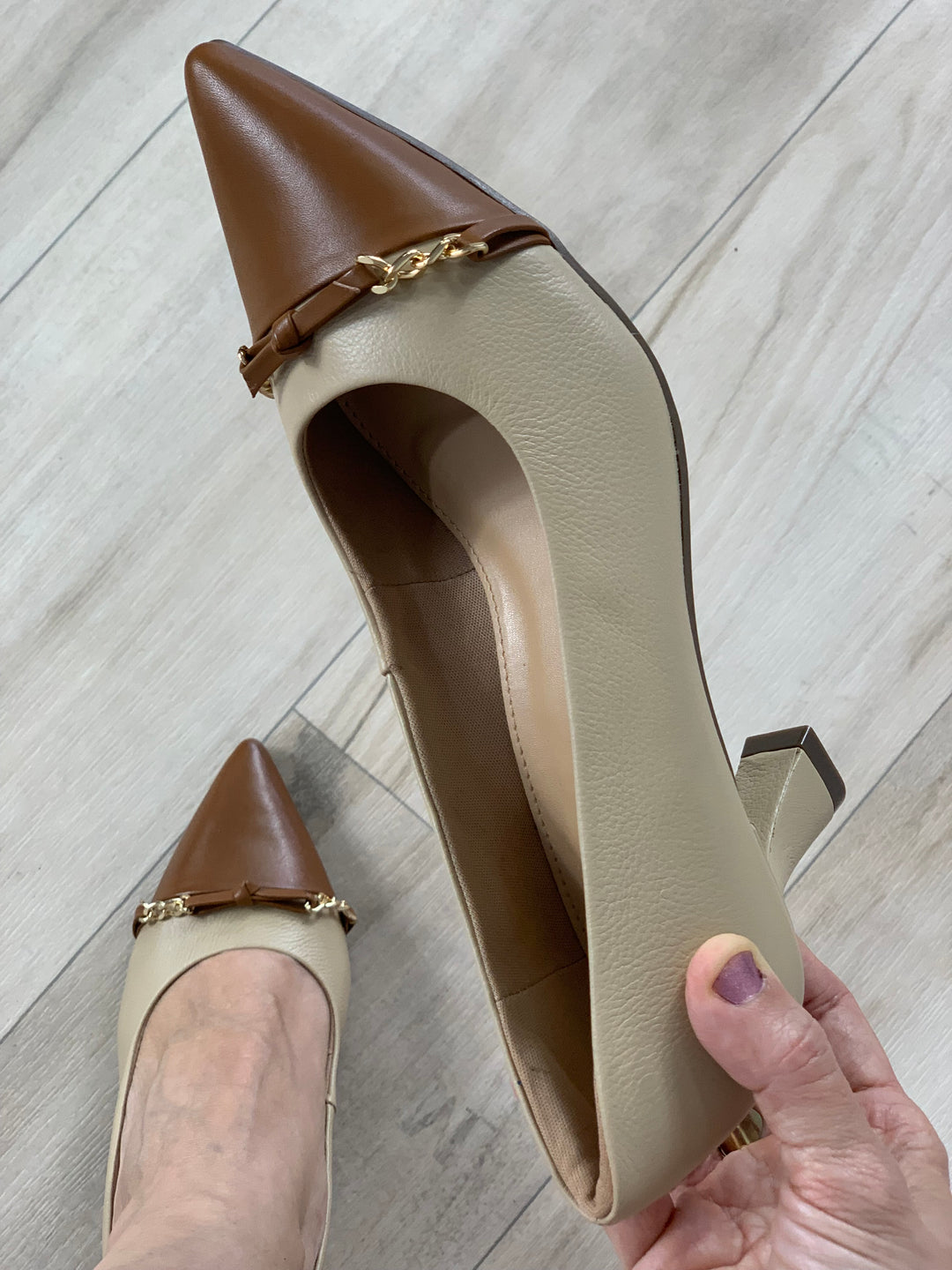 Tchocco Caramelo Nude Bow/Chains Heels