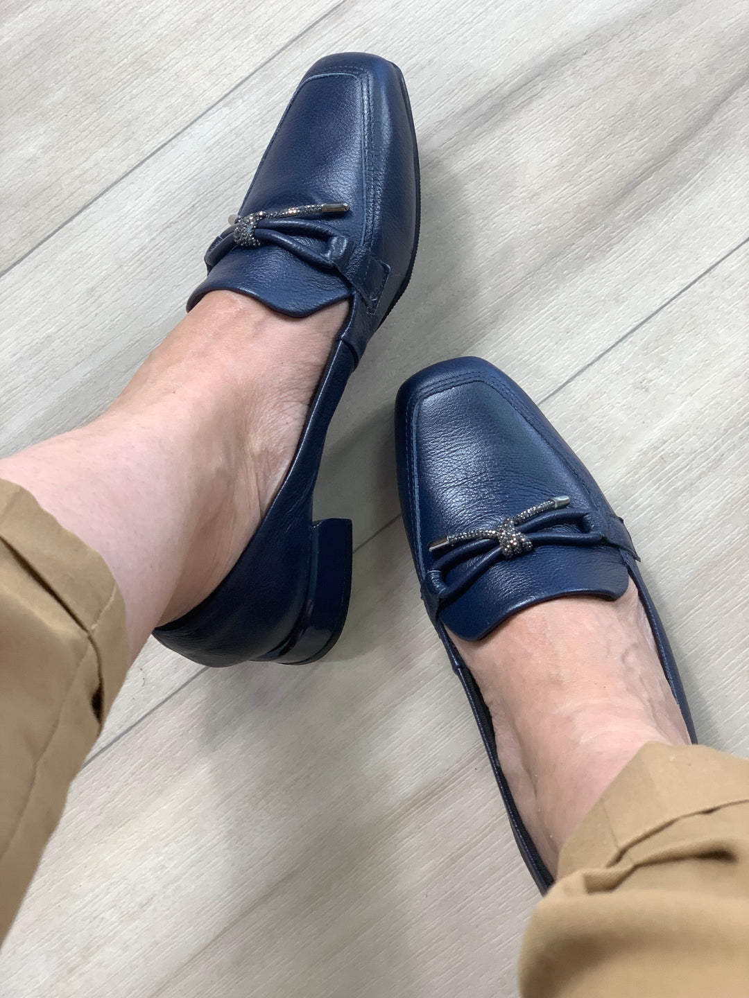 Tchocco Navy Bow Flats