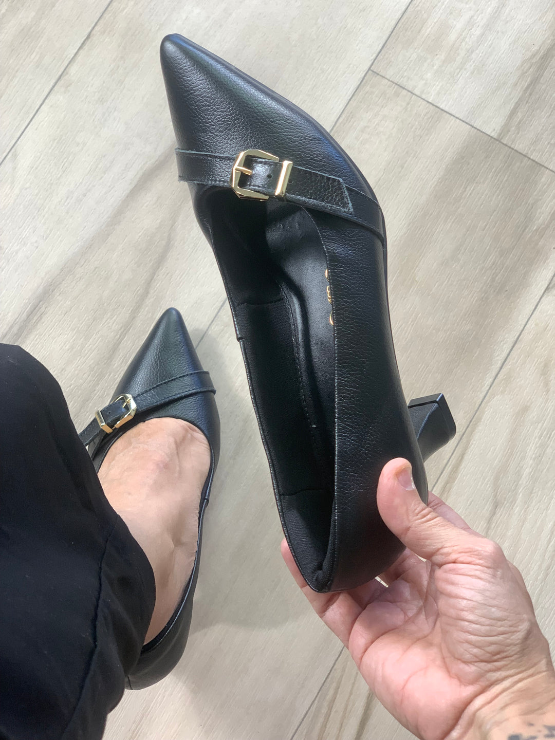 Tchocco Black Buckle Classic Heels