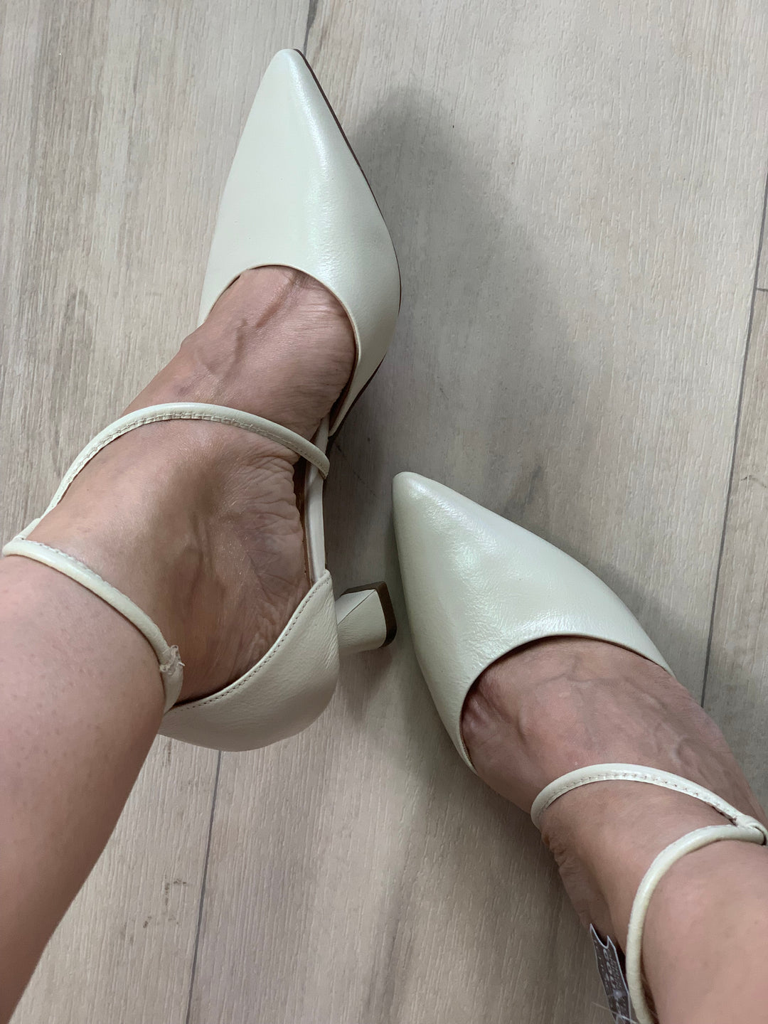 Tchocco Glacial Classic Heels