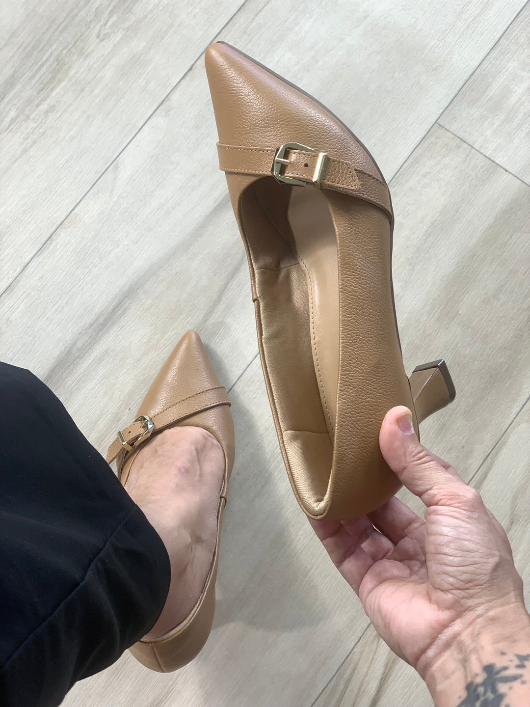 Tchocco Camel Buckle Classic Heels