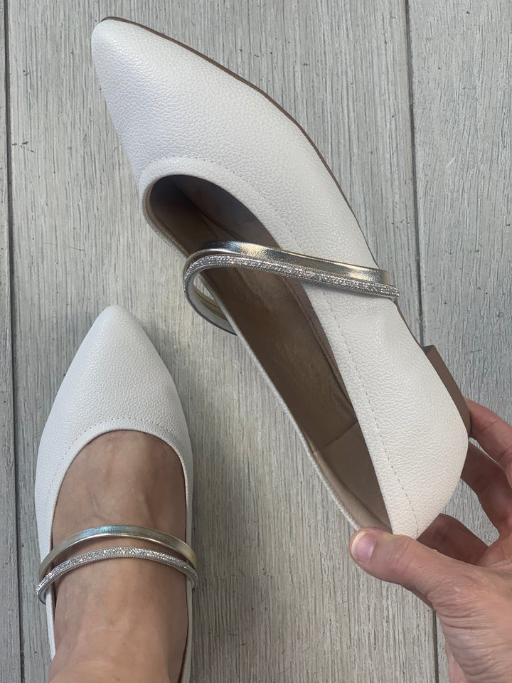 Modare Off White Gold Flats