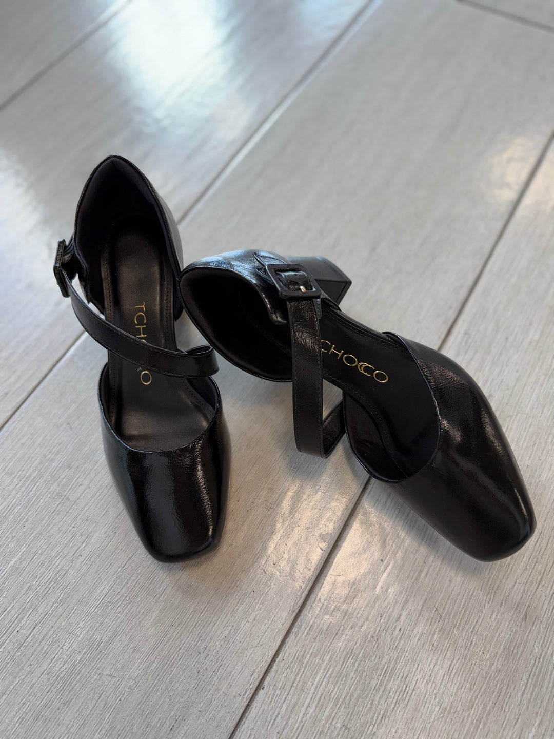 Tchocco Preto C Round Toe Block Heels
