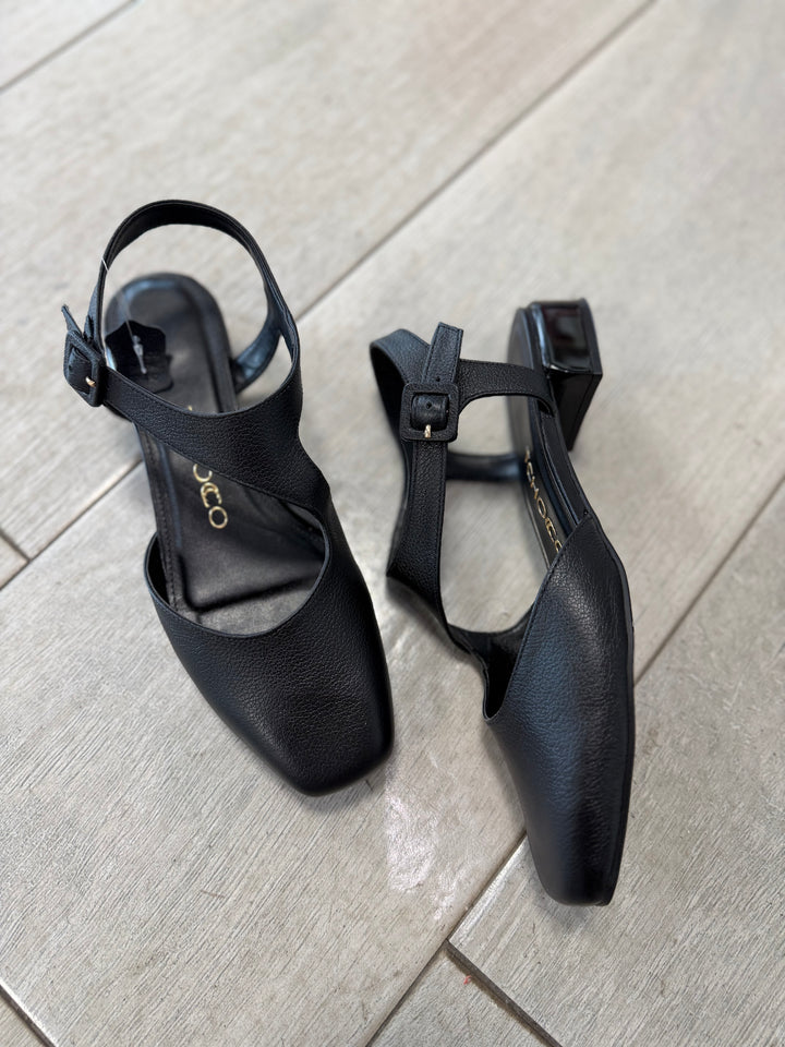 Tchocco Preto Round Toe Mary Janes