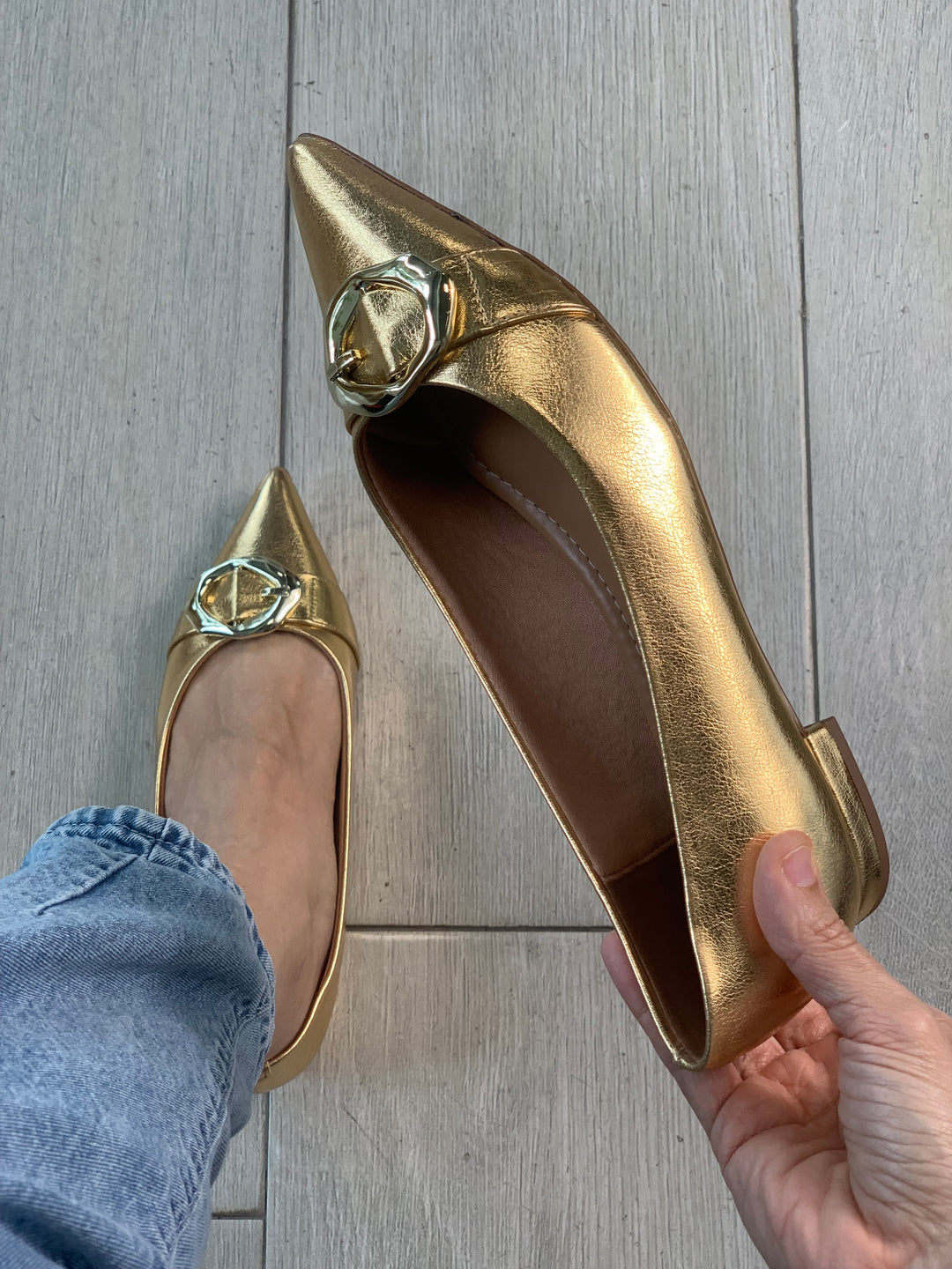 Vizzano Gold Flats with buckle